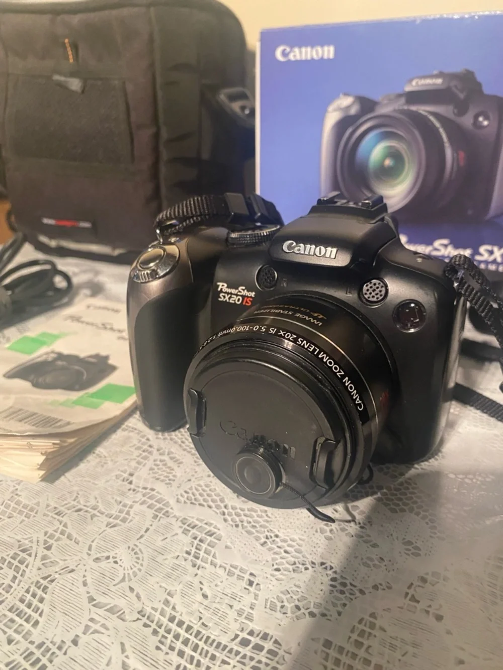 Canon PowerShot SX20 IS 12.1MP 20X Zoom Lens Digital Camera/Case - Picture 2 of 10